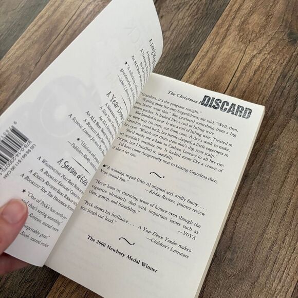 A Year Down Yonder by Richard Peck fair used condition - Picture 4 of 5